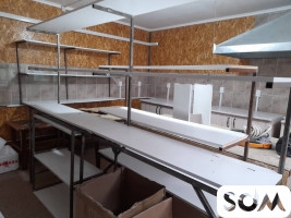 Продаю столы, стеллажи, кровать, кухонный стол