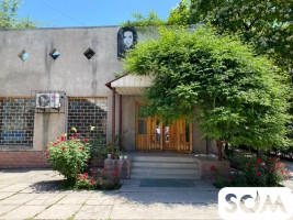 Сдаю в аренду здание площадью 220 кв.м, Ауэзова, б/п