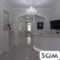 Сдаю парикмахерское кресло в шикарном салоне красоты!