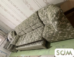 Продаю мягкий гарнитур. Столик. Вешалку и скамейку под обувь