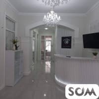 Сдаю парикмахерское кресло в шикарном салоне красоты!