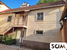 Сдаю дом, 3 этажа, 700 кв.м, Шота-Руставели 2/1, 3000 $, б/п